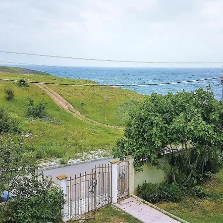 Three-bedroom Holiday In Sinemorets Сasa de vacaciones Sinemoretz