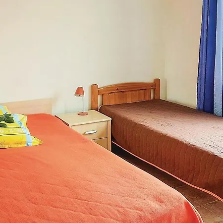 Three-bedroom Holiday In Sinemorets Sinemoretz