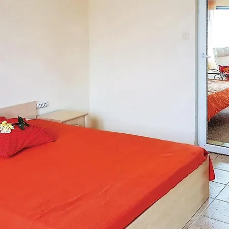 Three-bedroom Holiday In Sinemorets Sinemoretz